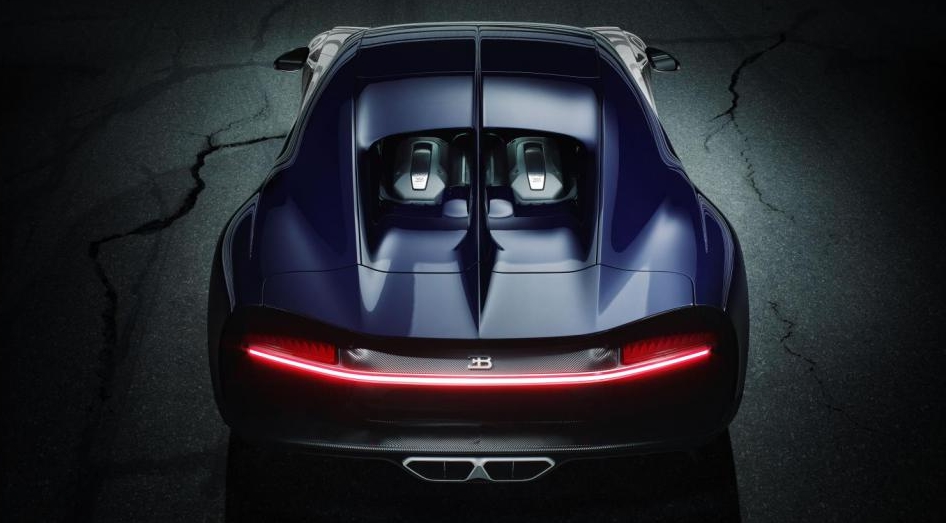 bugatti-chiron-back